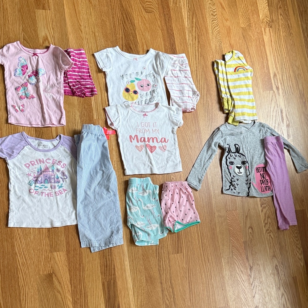 Mixed lot of girls 2t pajama PJ sets short and long sleeved